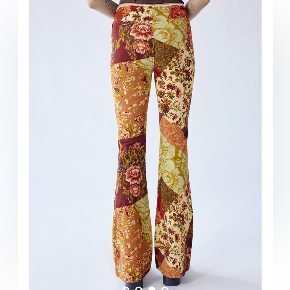 Urban Outfitters UO Velvet Ruched V-Front Pant 32 Floral Bell Bottom Low Rise - Picture 3 of 16